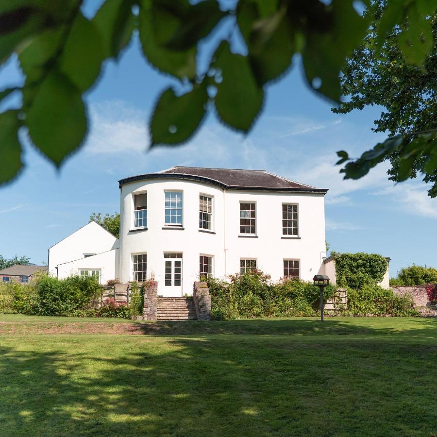 Holyland House - Greenacres Estates Lamphey Bagian luar foto