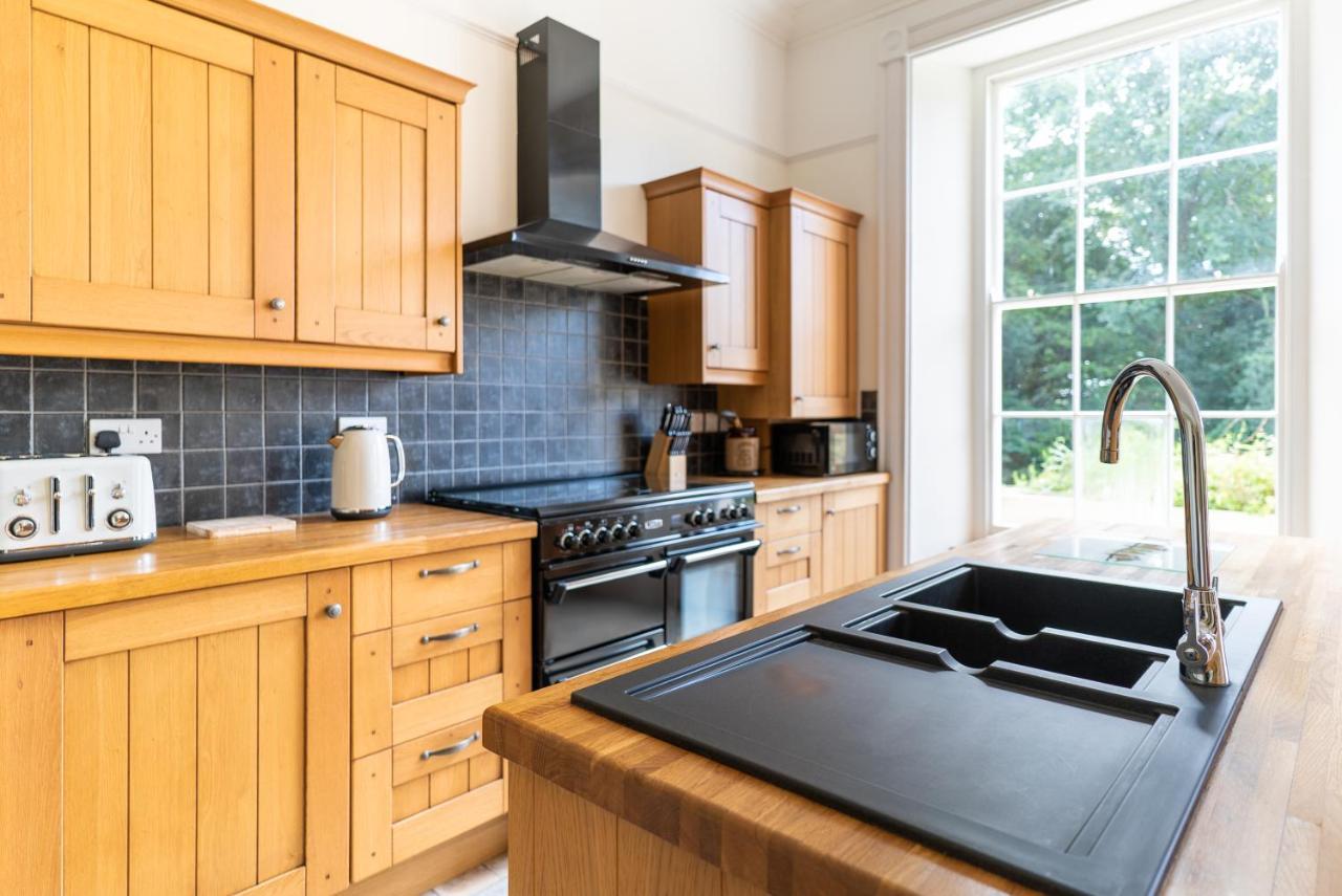 Holyland House - Greenacres Estates Lamphey Bagian luar foto