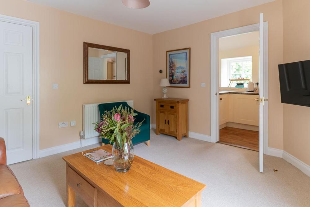 Holyland House - Greenacres Estates Lamphey Bagian luar foto