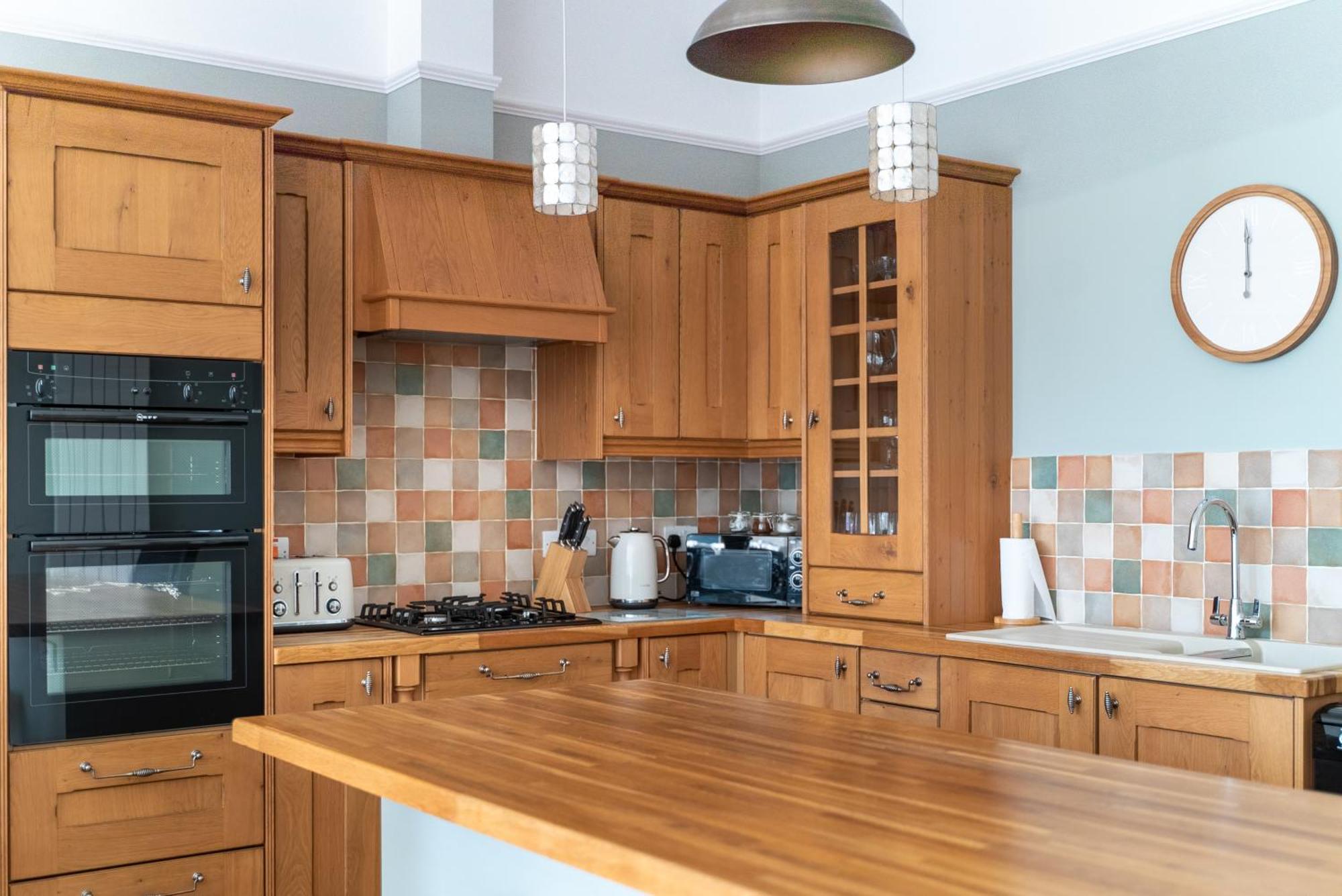 Holyland House - Greenacres Estates Lamphey Bagian luar foto