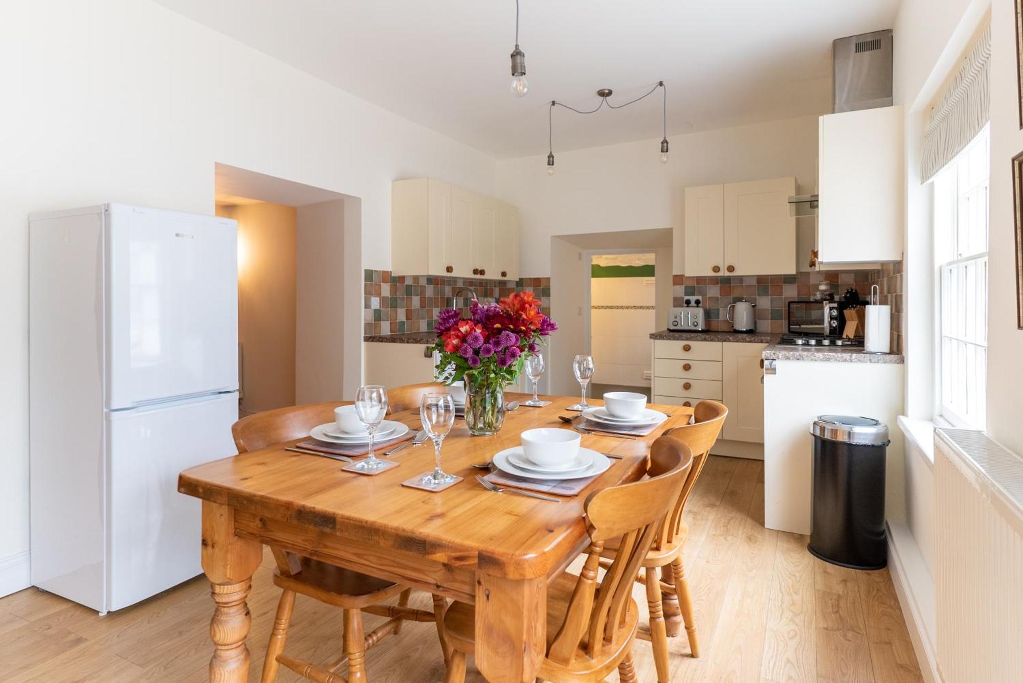 Holyland House - Greenacres Estates Lamphey Bagian luar foto